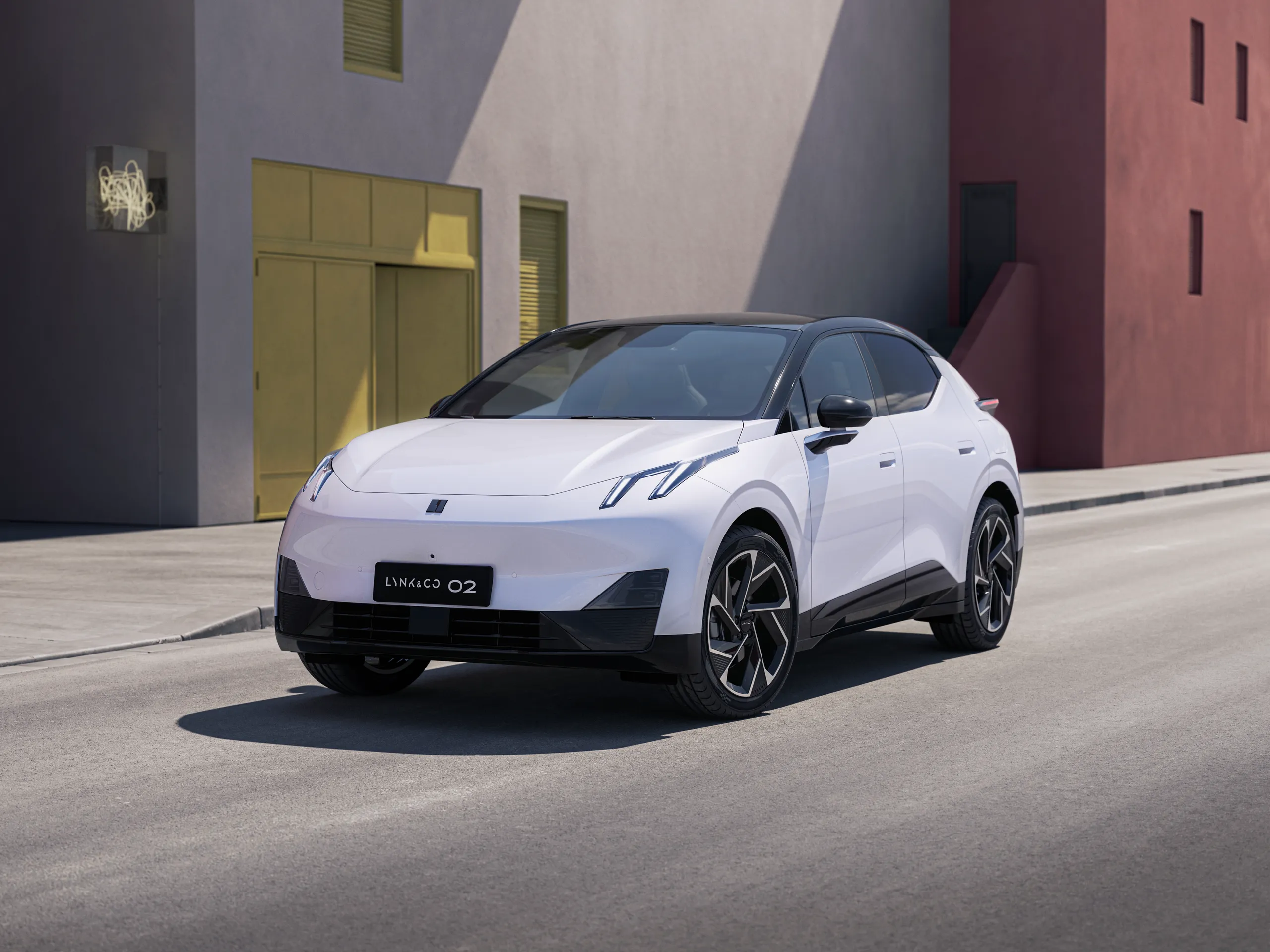 Lynk & Co 02 · Crystal White