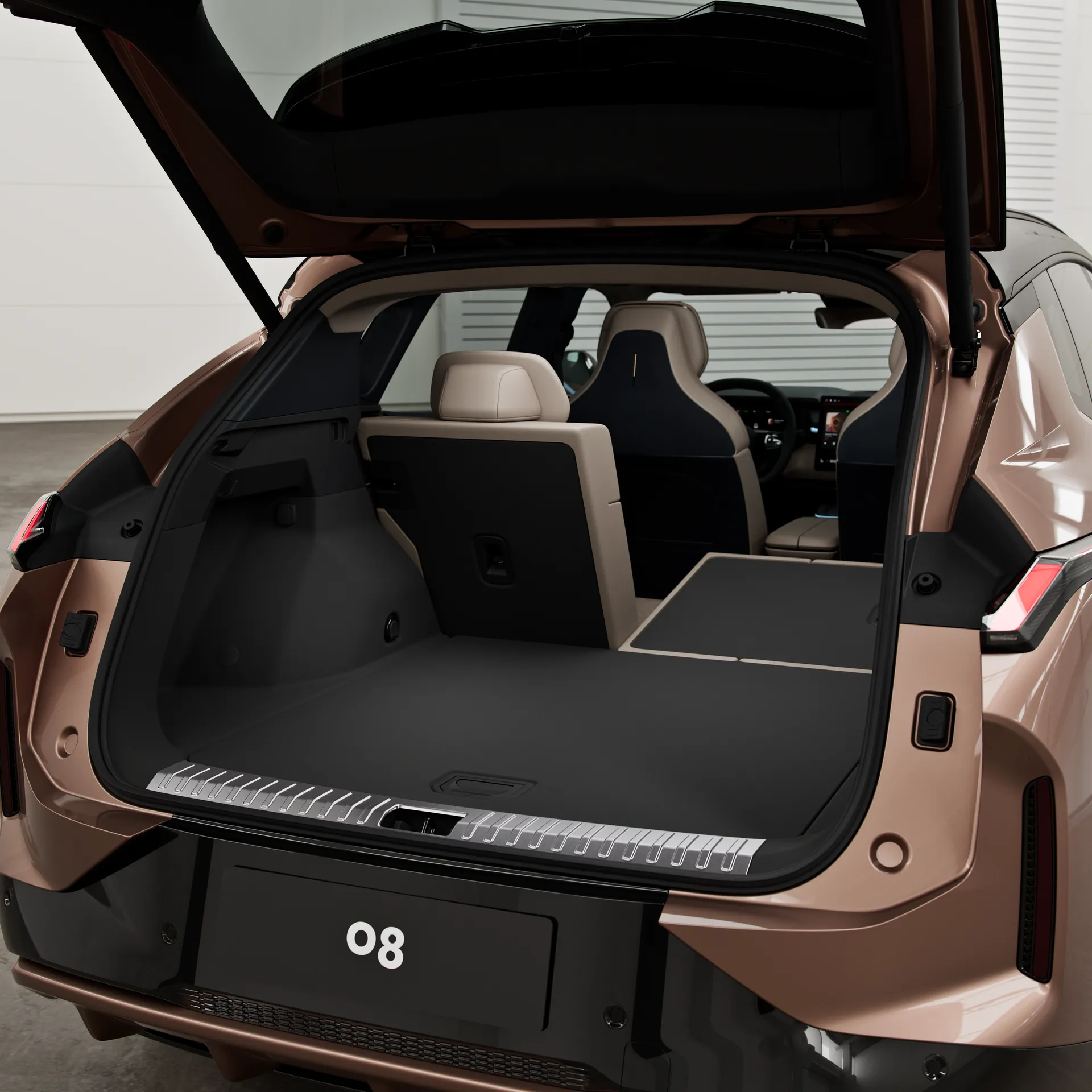 Lynk & Co 08 7