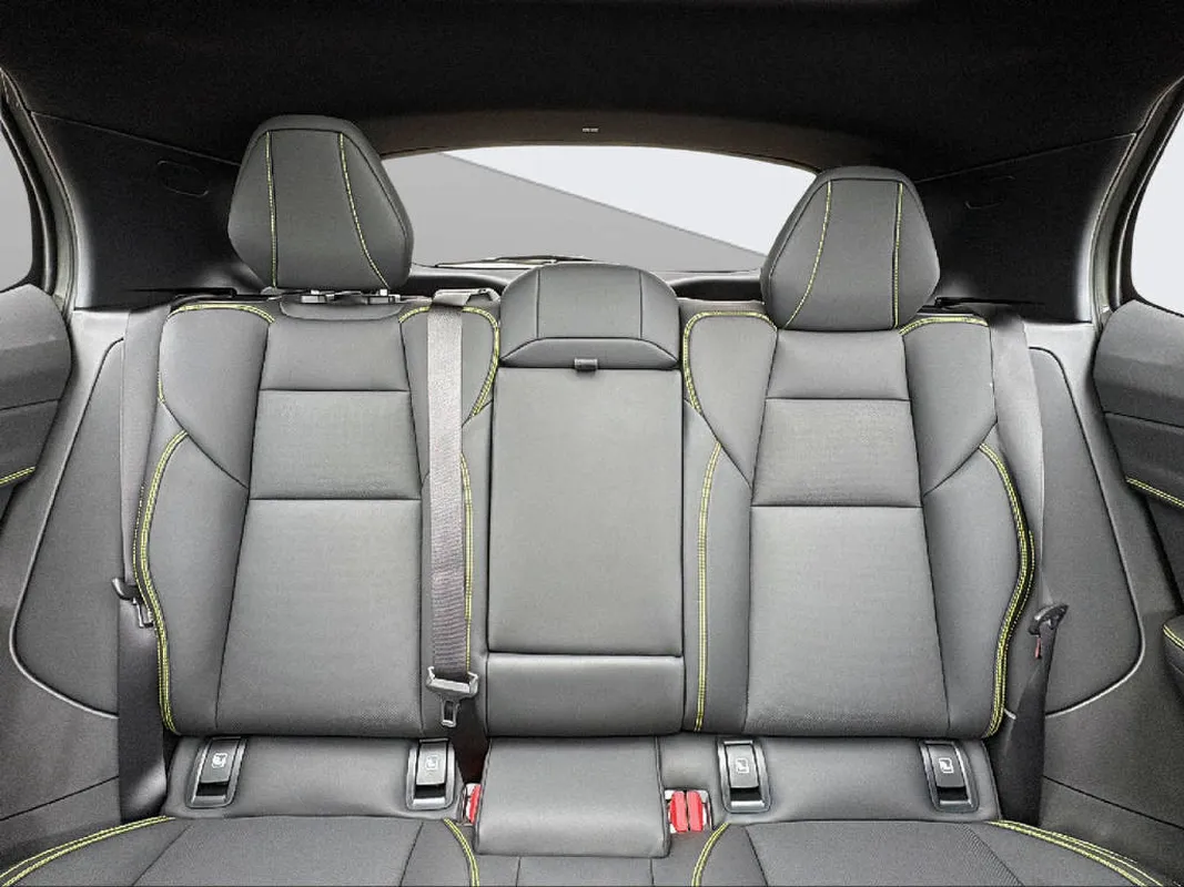 01 1.5 PHEV More 17