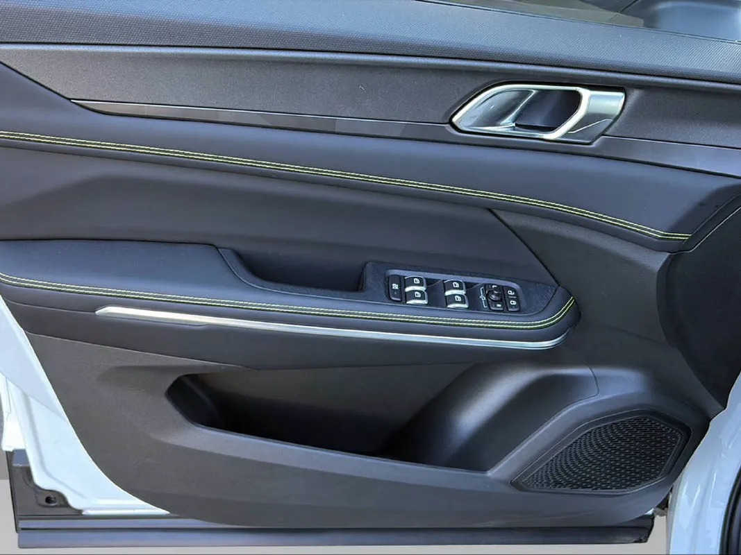 01 1.5 PHEV Core 13