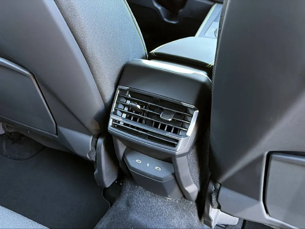 01 1.5 PHEV Core 15