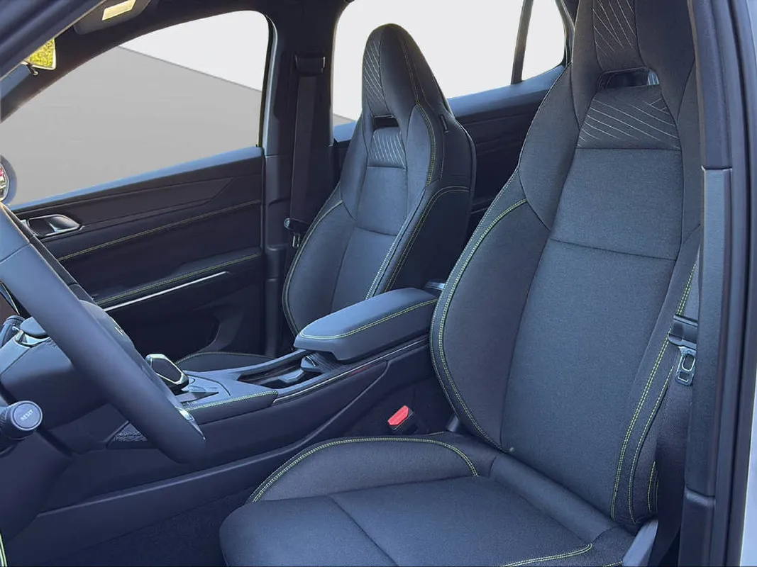 01 1.5 PHEV Core 17