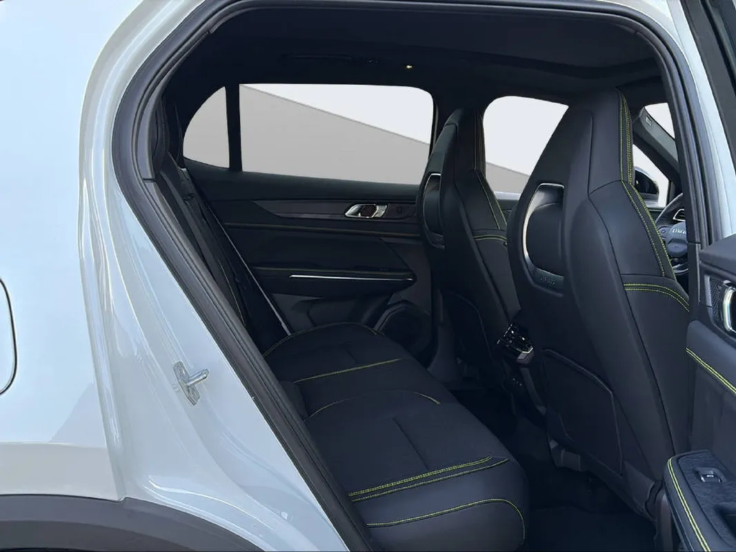 01 1.5 PHEV More 12