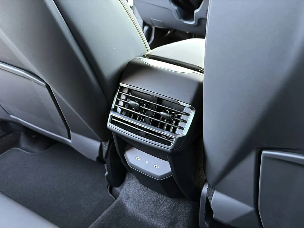 01 1.5 PHEV More 13